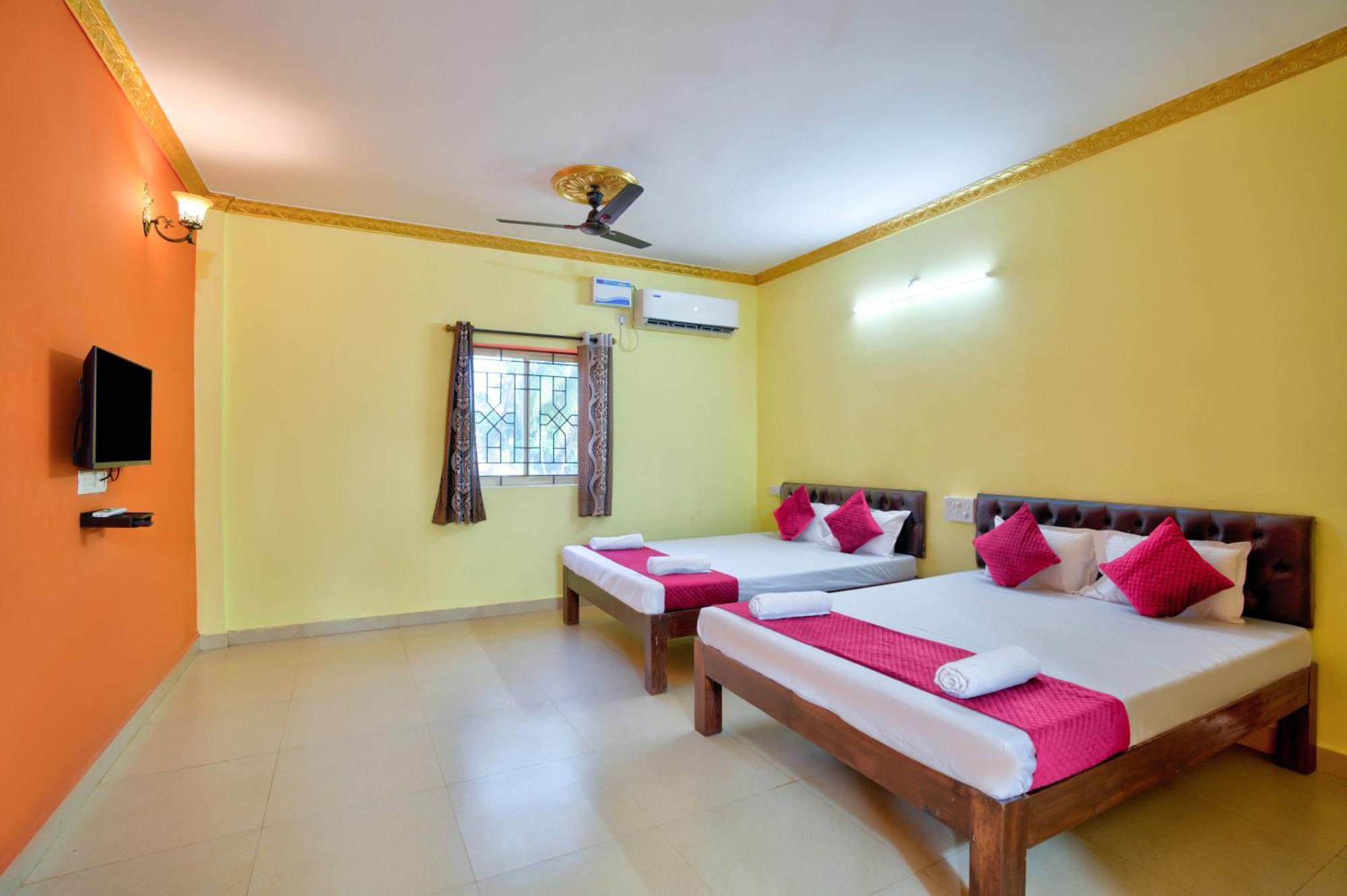 Hotel Savita Calangute Exterior photo