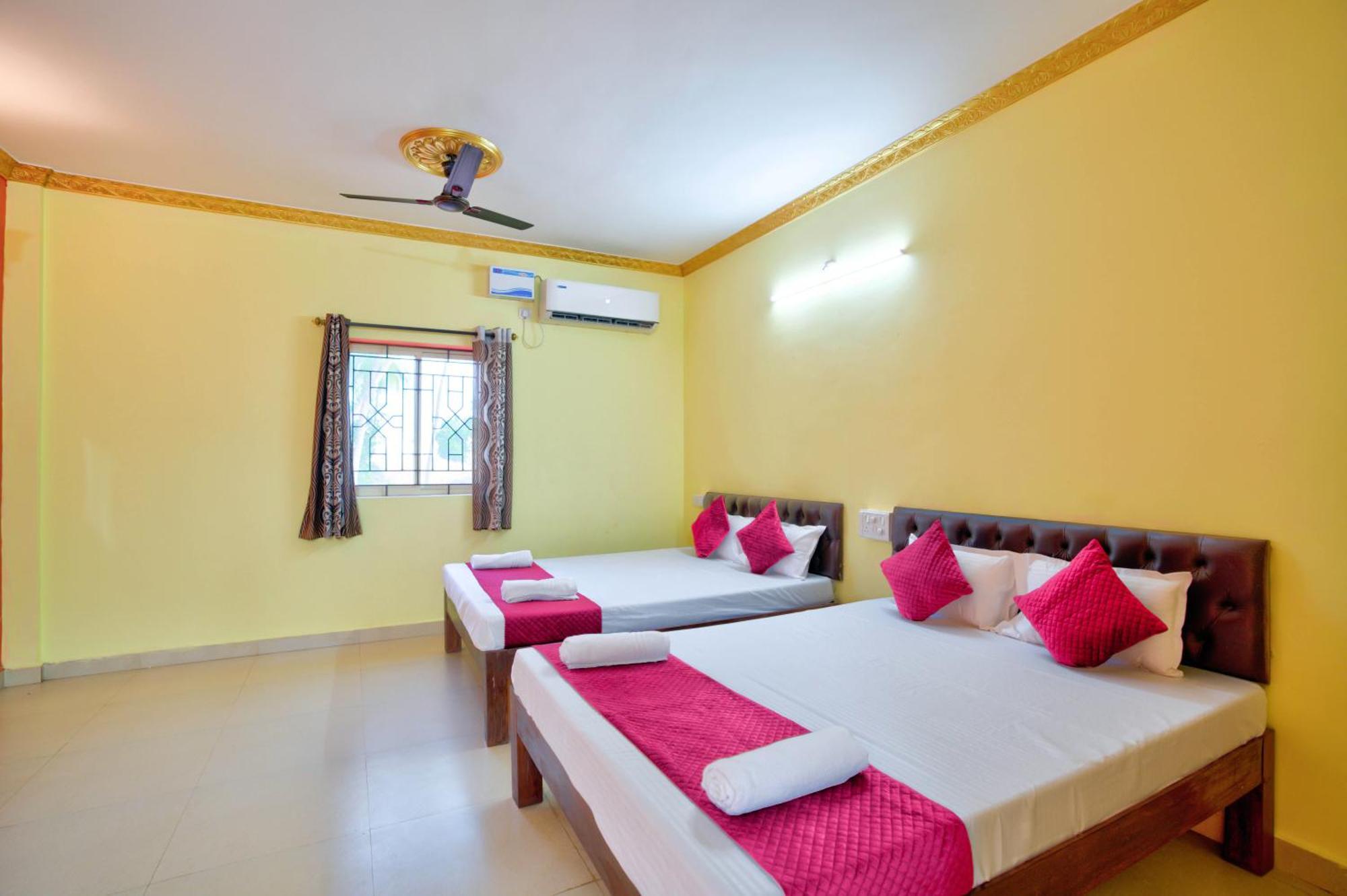 Hotel Savita Calangute Exterior photo